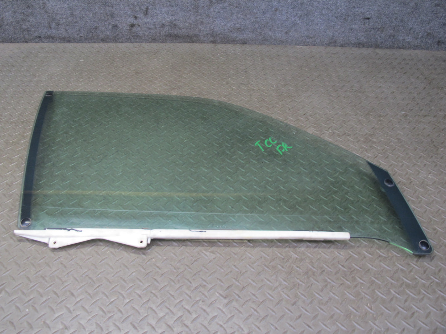 95-97 Toyota Celsior Lexus LS400 UCF20 Front Right Door Glass Window OEM