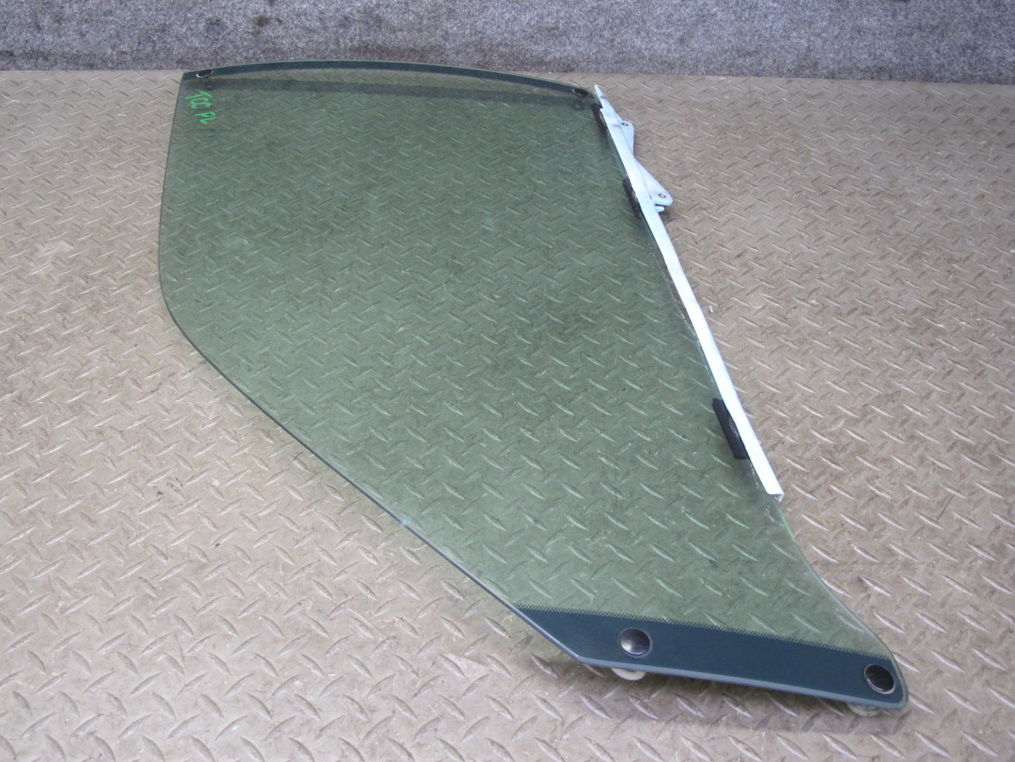 95-97 Toyota Celsior Lexus LS400 UCF20 Front Left Door Glass Window OEM