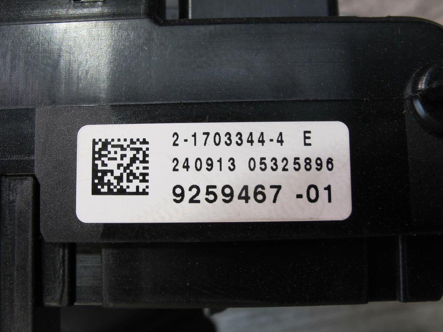 11-17 BMW F25 X3 Power Distribution Fuse Relay Box Module 9259467 OEM