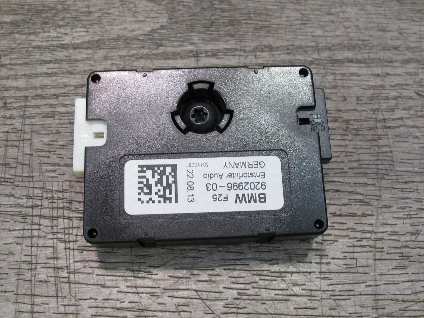 11-17 BMW F25 X3 Antenna Noise Filter Amplifier AMP Module 9202996 OEM