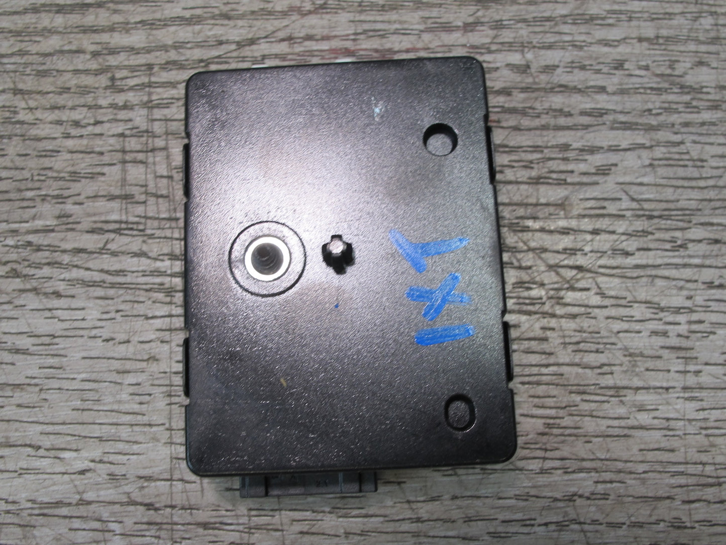 11-17 BMW F25 X3 Antenna Noise Filter Amplifier AMP Module 9202996 OEM
