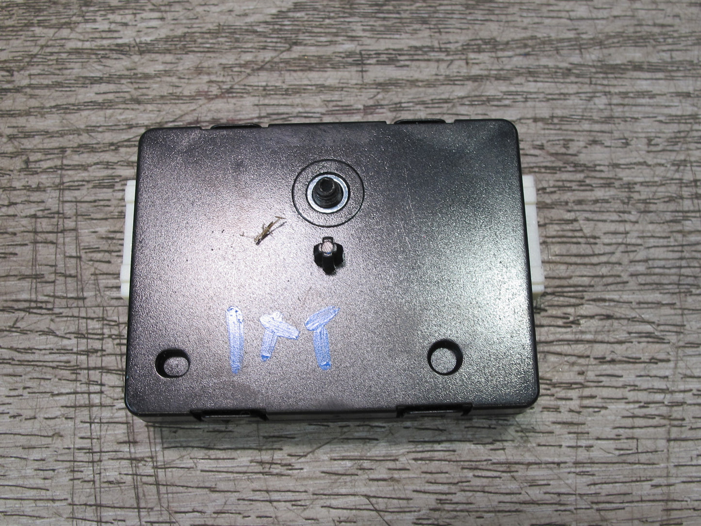 11-17 BMW F25 X3 Antenna Noise Filter Amplifier AMP Module 9202998 OEM