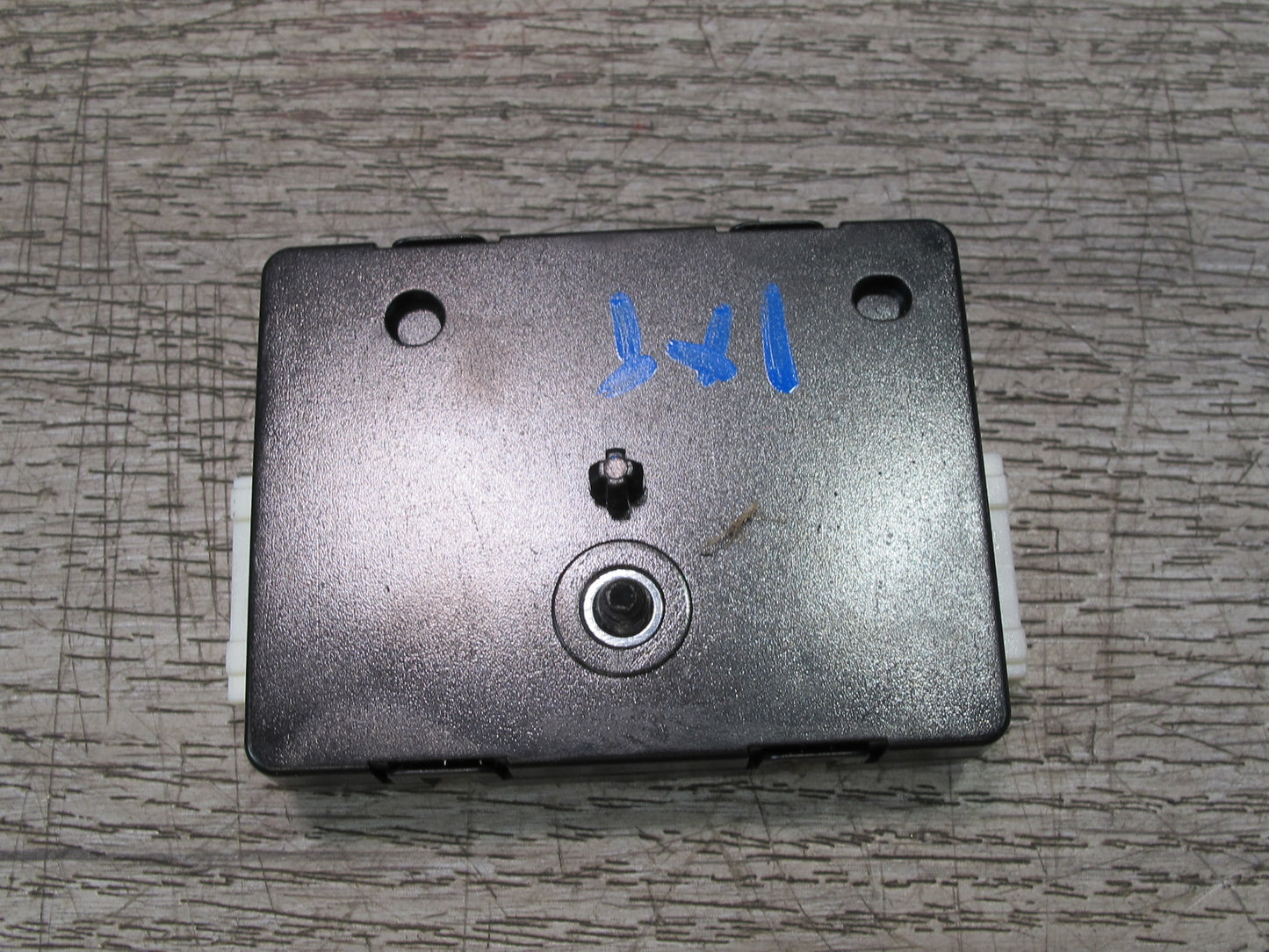 11-17 BMW F25 X3 Antenna Noise Filter Amplifier AMP Module 9202998 OEM