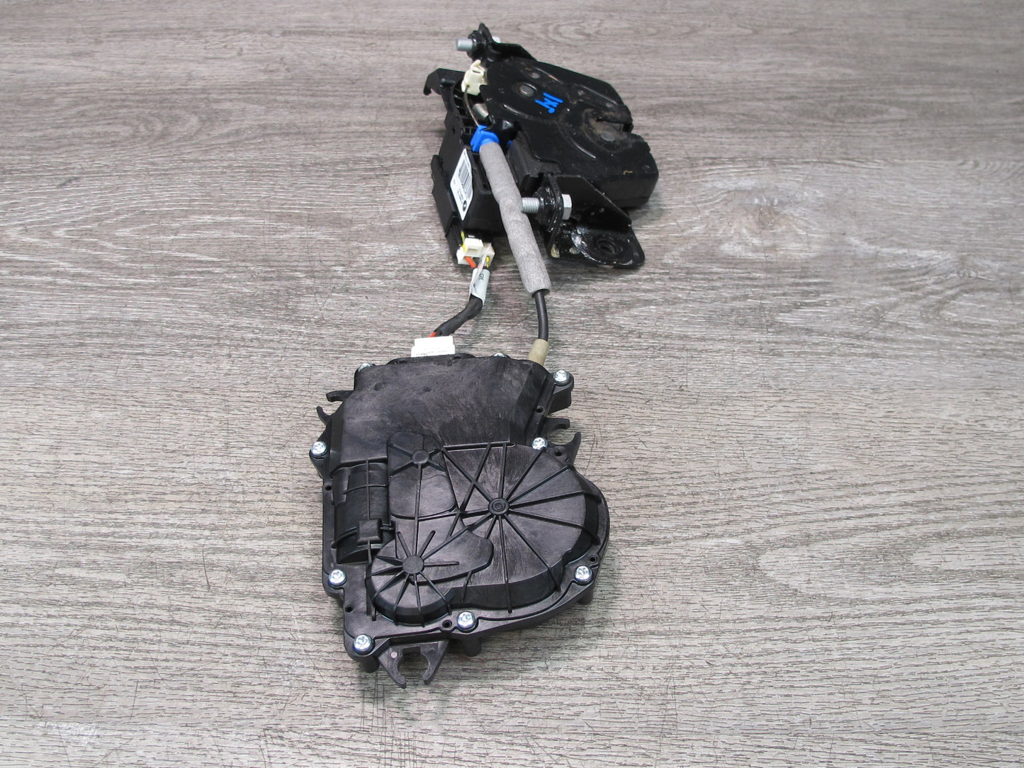 11-17 BMW F25 X3 Rear Tailgate Power Lock Actuator Motor 7269544 OEM
