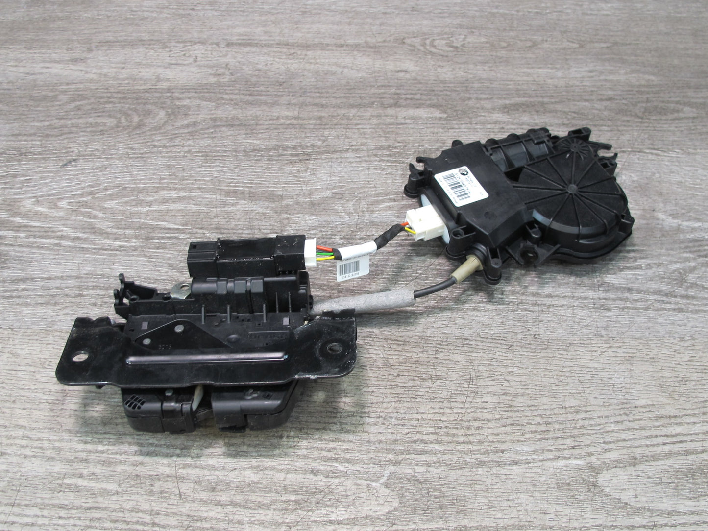 11-17 BMW F25 X3 Rear Tailgate Power Lock Actuator Motor 7269544 OEM