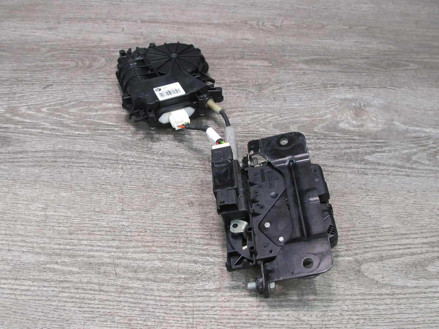 11-17 BMW F25 X3 Rear Tailgate Power Lock Actuator Motor 7269544 OEM