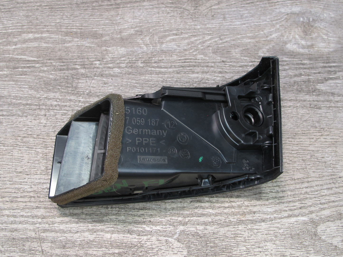 08-13 BMW E82 E88 135I Left & Right Dash A/C Air Vent Black Set OEM