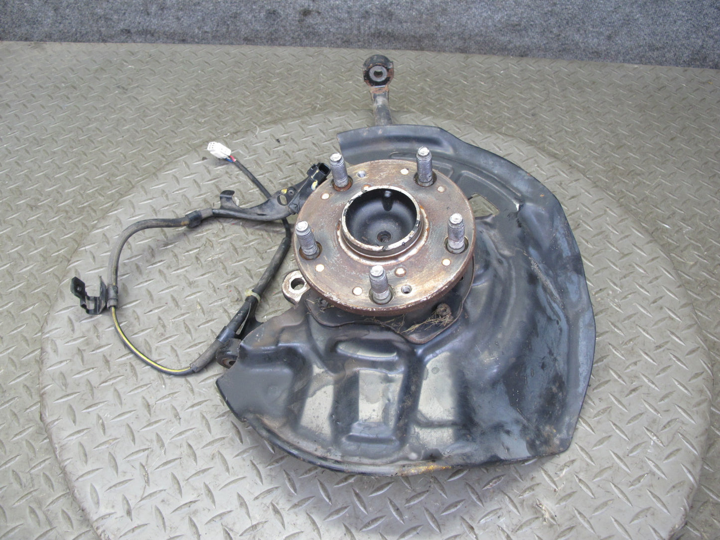 95-97 Toyota Celsior Lexus LS400 UCF20 Front Right Knuckle Wheel Hub Bearing OEM