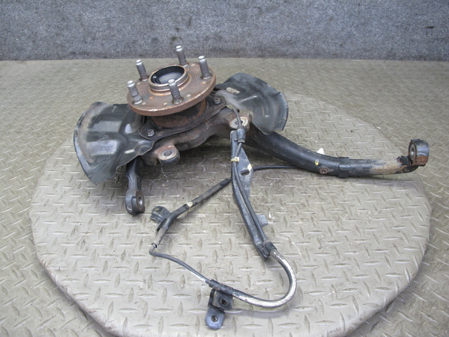 95-97 Toyota Celsior Lexus LS400 UCF20 Front Left Knuckle Wheel Hub Bearing OEM