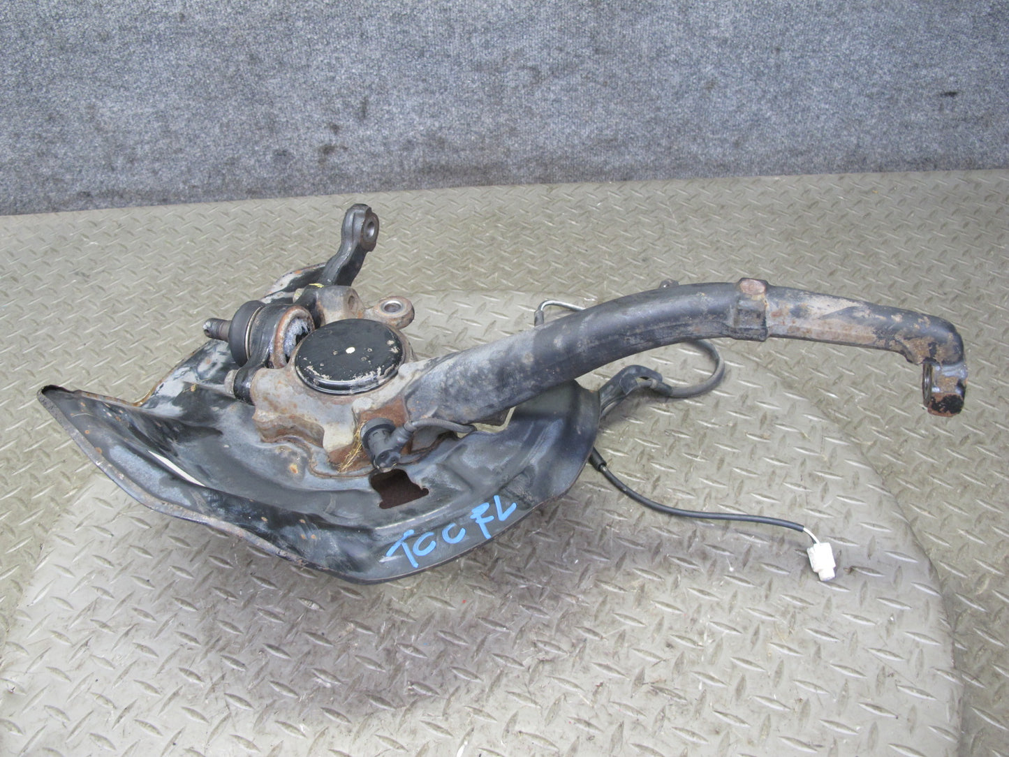 95-97 Toyota Celsior Lexus LS400 UCF20 Front Left Knuckle Wheel Hub Bearing OEM