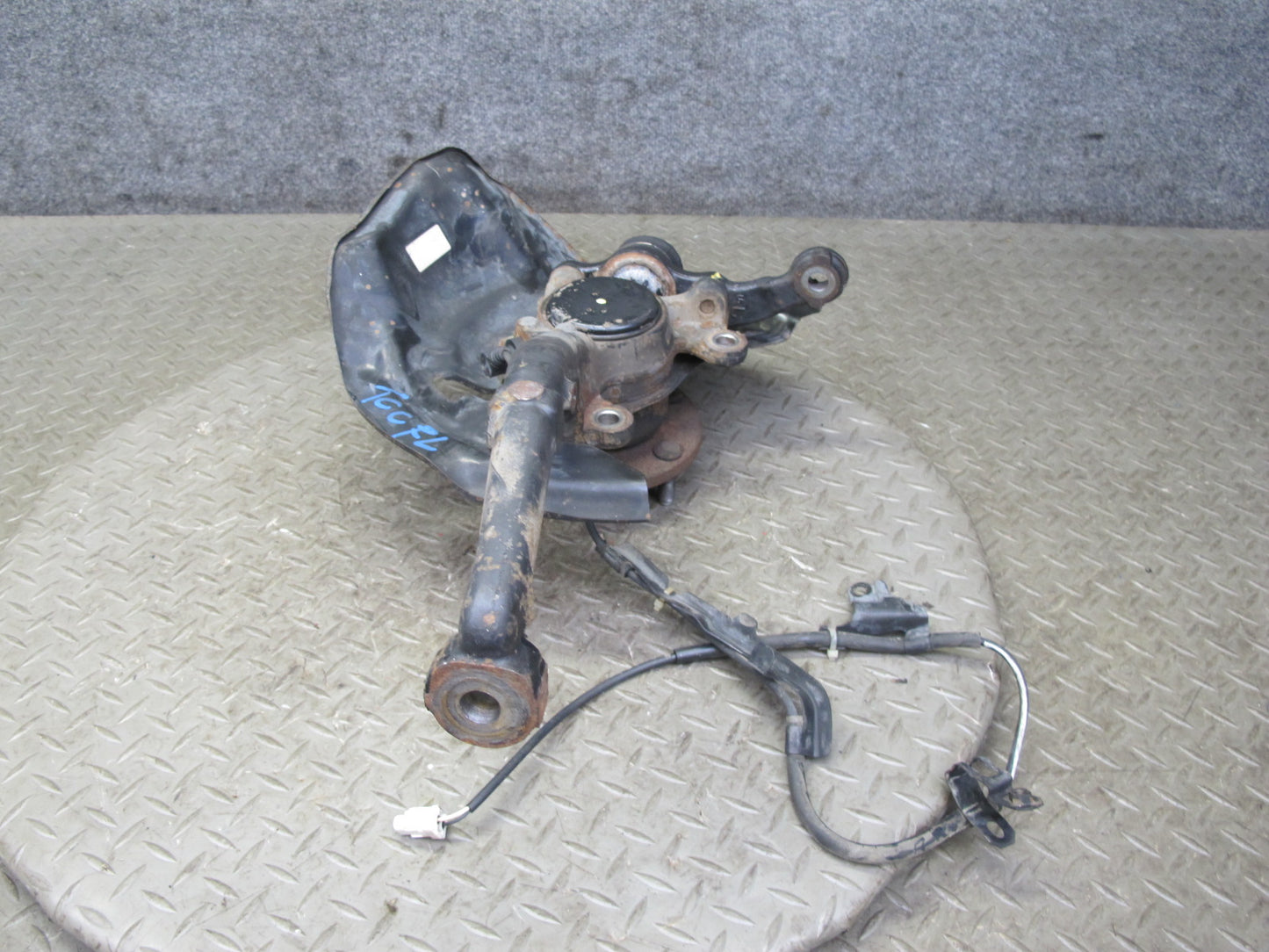 95-97 Toyota Celsior Lexus LS400 UCF20 Front Left Knuckle Wheel Hub Bearing OEM