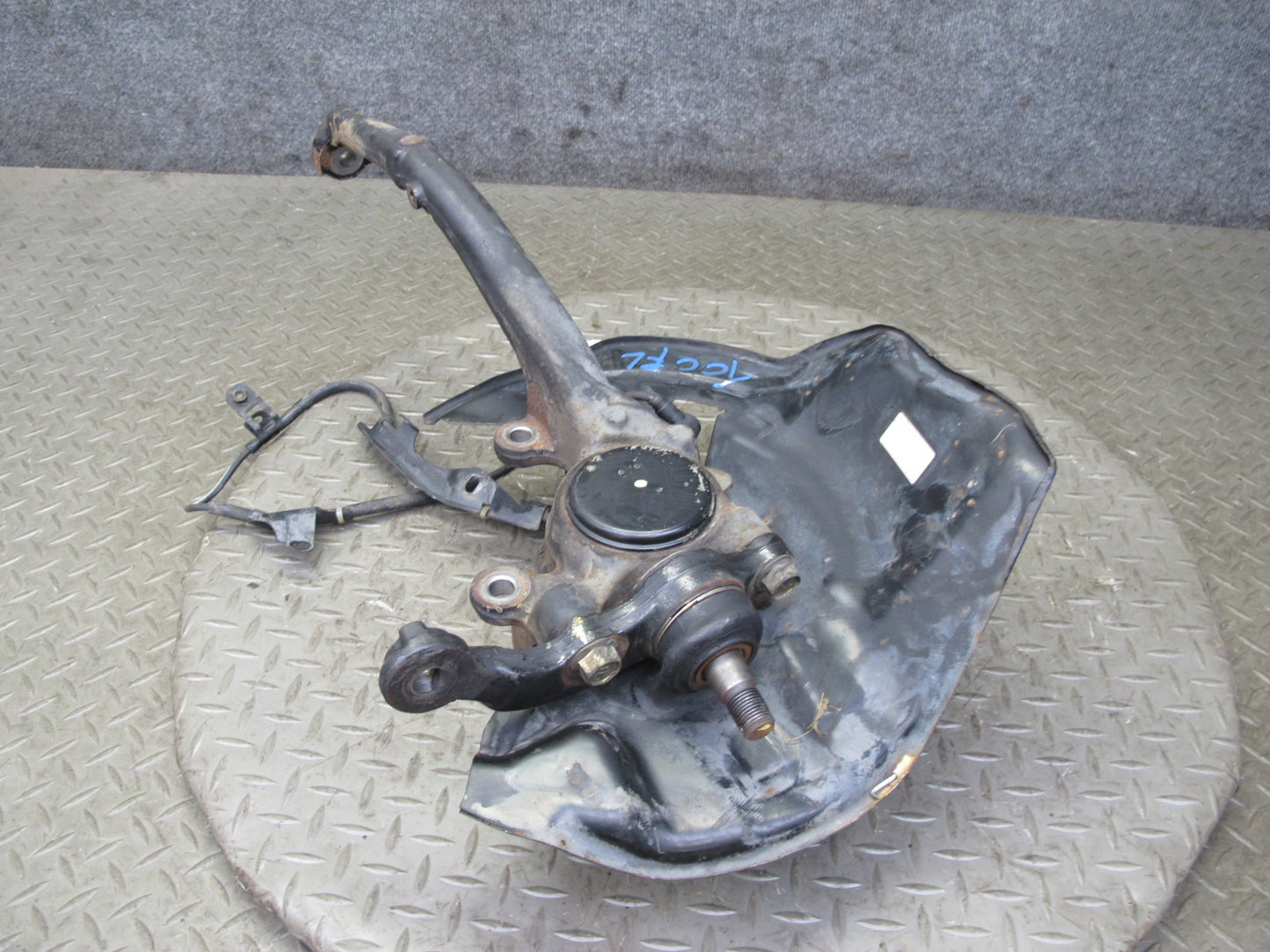 95-97 Toyota Celsior Lexus LS400 UCF20 Front Left Knuckle Wheel Hub Bearing OEM