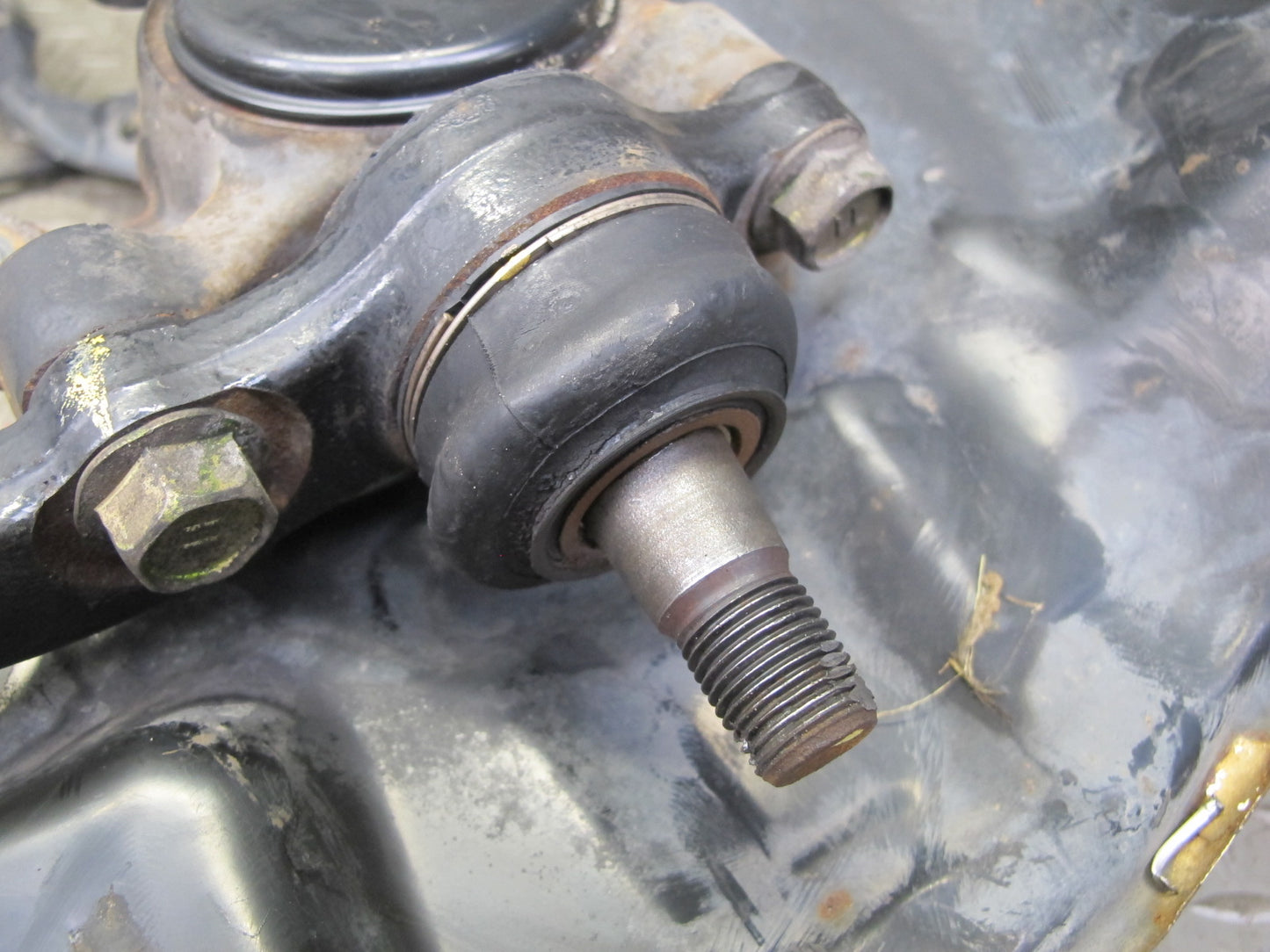 95-97 Toyota Celsior Lexus LS400 UCF20 Front Left Knuckle Wheel Hub Bearing OEM