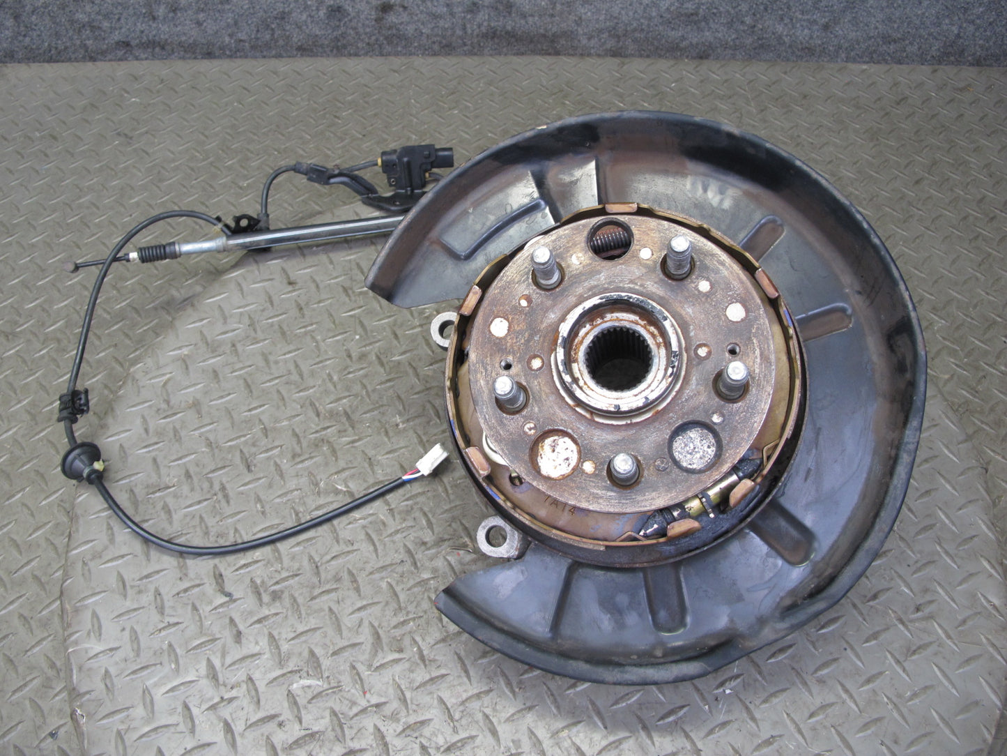 95-97 Toyota Celsior Lexus LS400 UCF20 Rear Right Knuckle Wheel Hub Bearing OEM