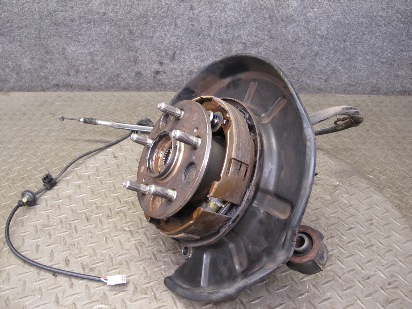 95-97 Toyota Celsior Lexus LS400 UCF20 Rear Right Knuckle Wheel Hub Bearing OEM