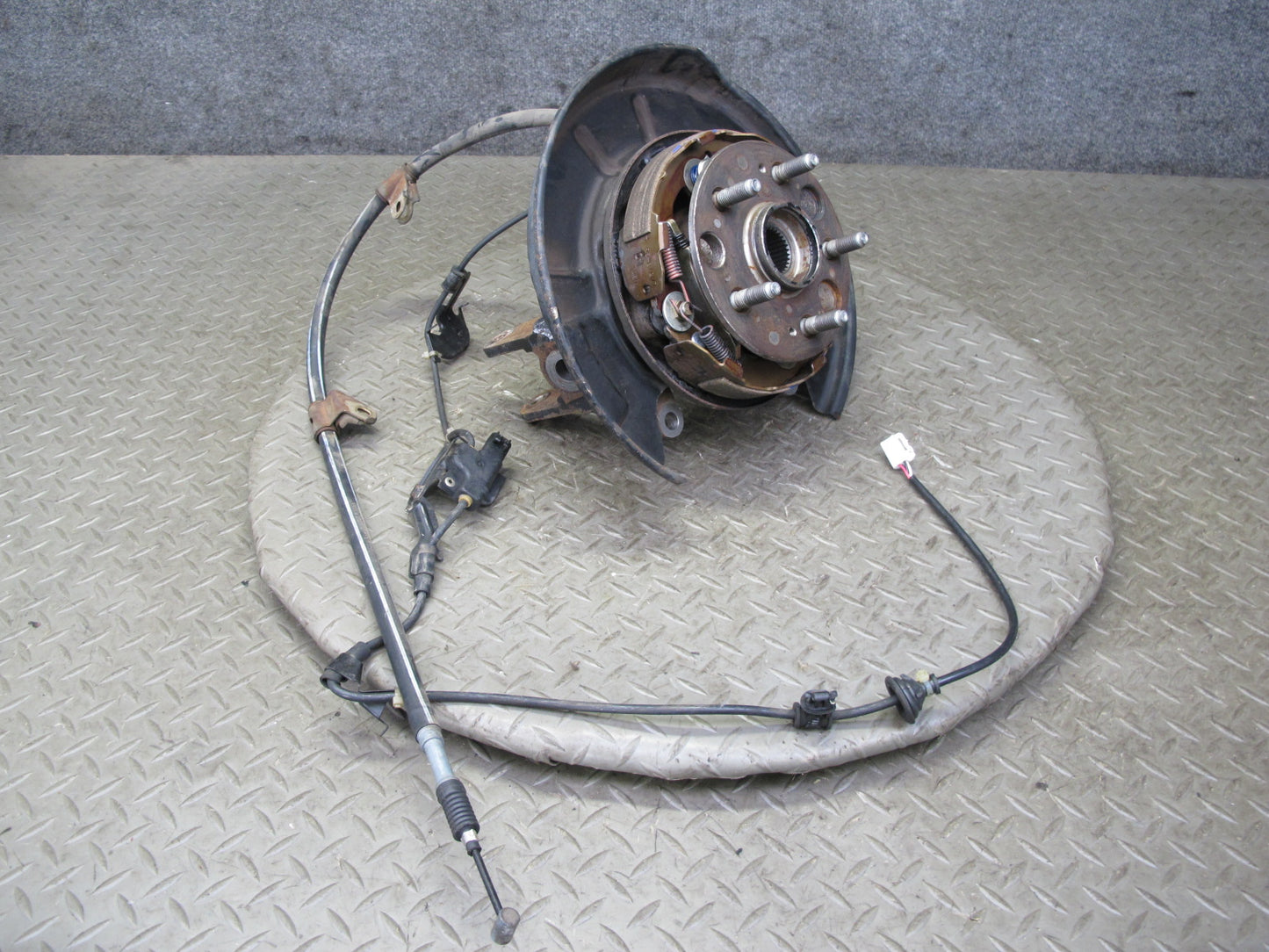 95-97 Toyota Celsior Lexus LS400 UCF20 Rear Right Knuckle Wheel Hub Bearing OEM