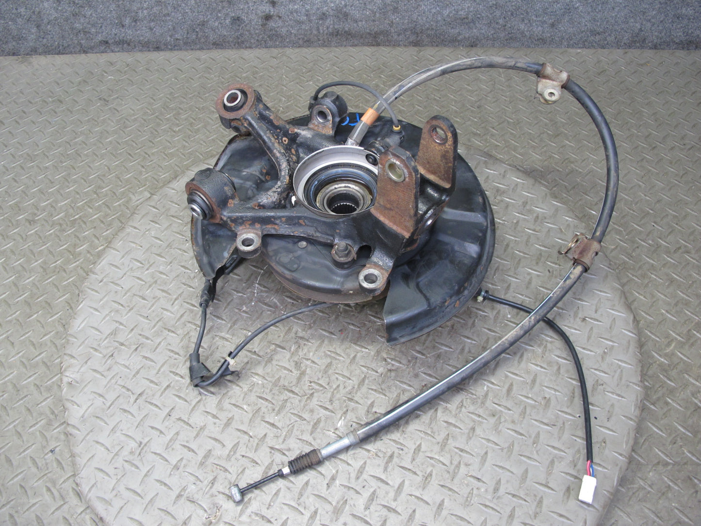 95-97 Toyota Celsior Lexus LS400 UCF20 Rear Right Knuckle Wheel Hub Bearing OEM