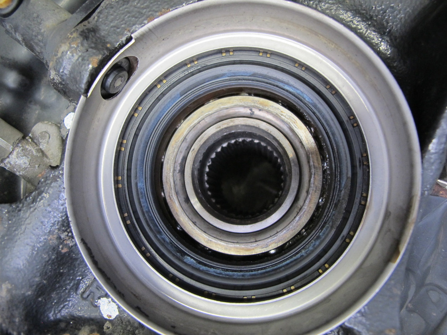 95-97 Toyota Celsior Lexus LS400 UCF20 Rear Right Knuckle Wheel Hub Bearing OEM