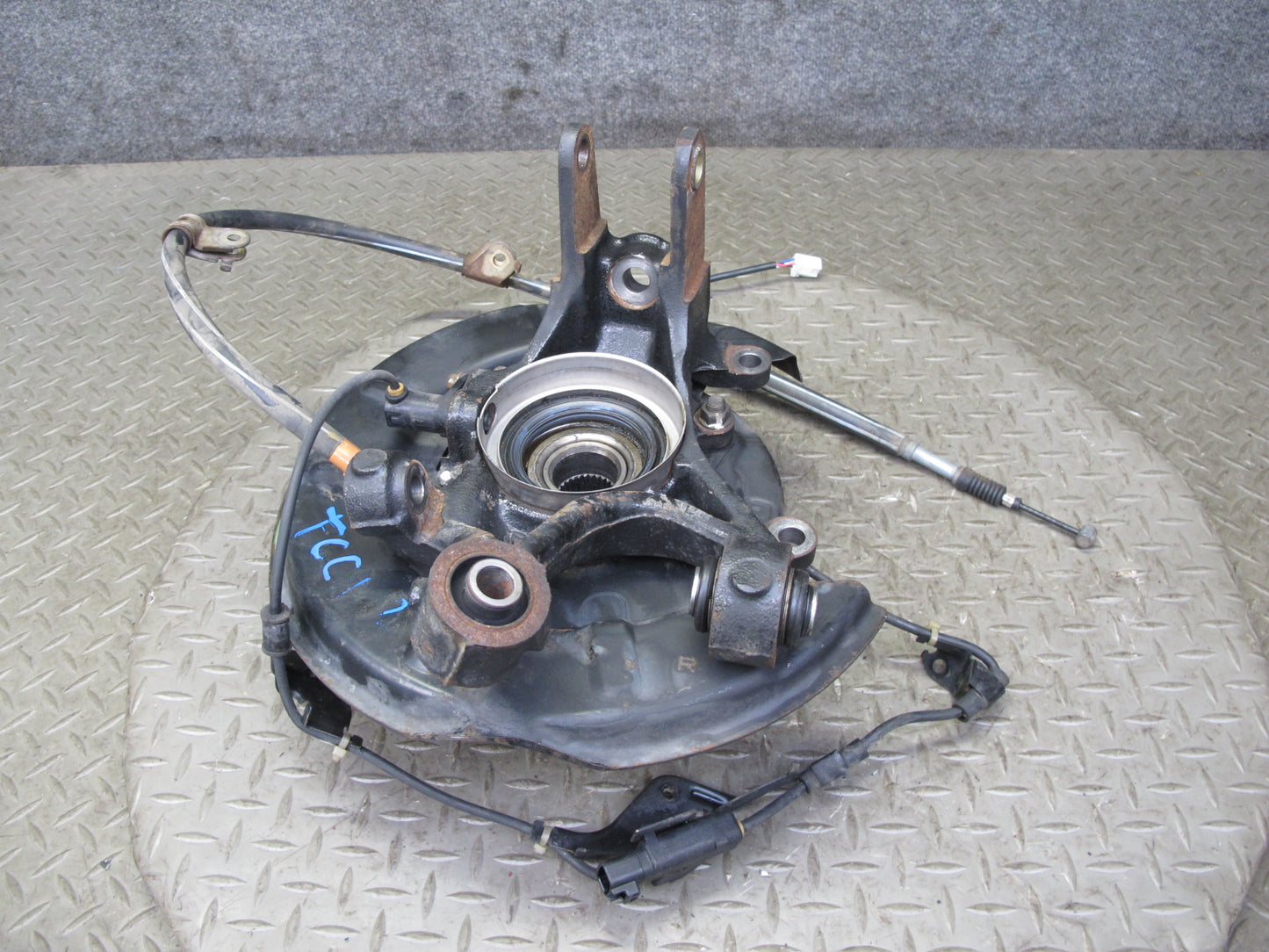 95-97 Toyota Celsior Lexus LS400 UCF20 Rear Right Knuckle Wheel Hub Bearing OEM