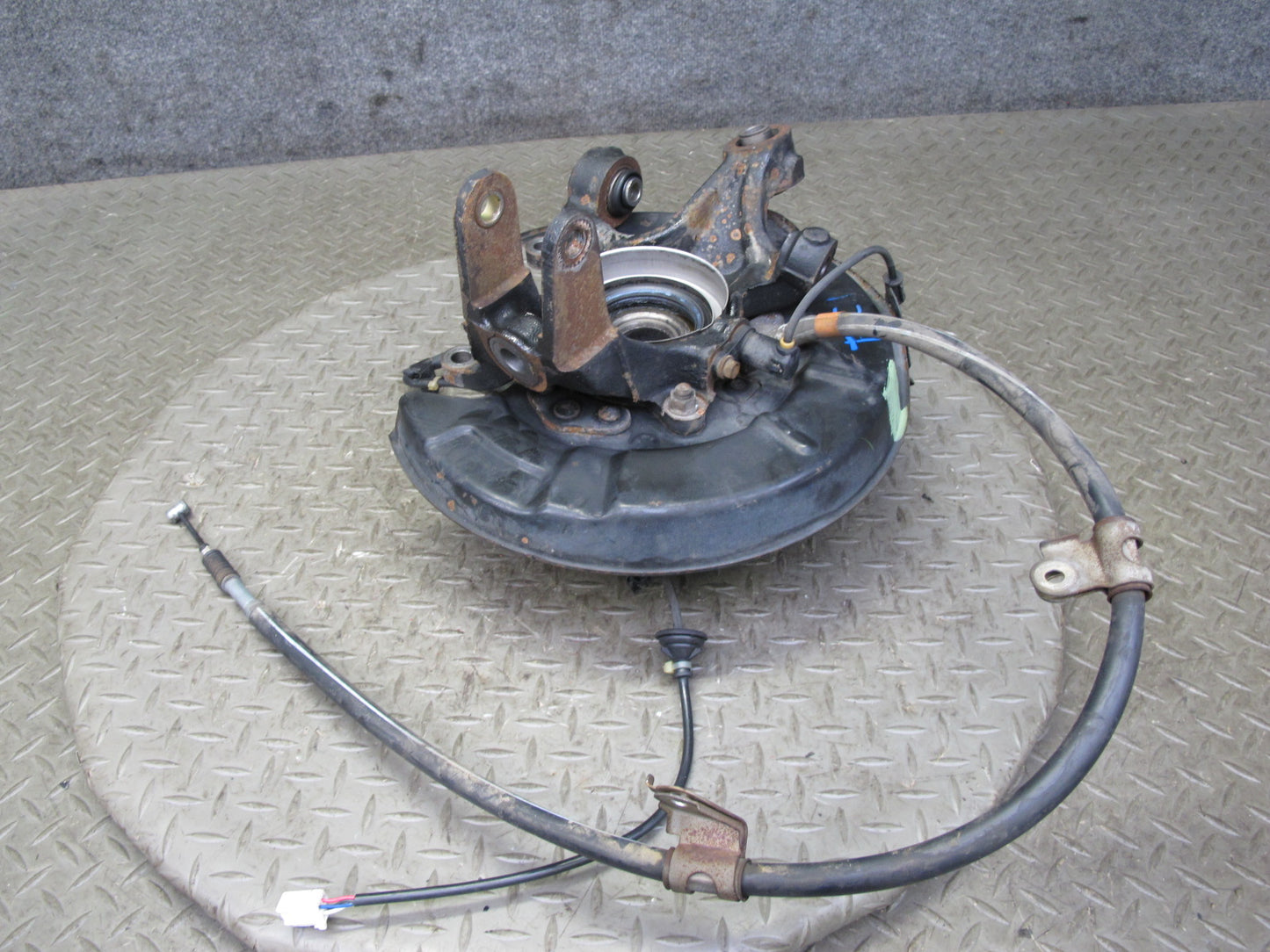 95-97 Toyota Celsior Lexus LS400 UCF20 Rear Right Knuckle Wheel Hub Bearing OEM