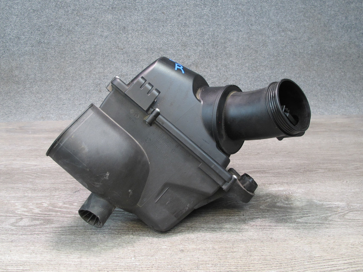 2012-2018 BMW F12 F13 M6 S63T Right Side Engine Air Intake Muffler Box Housing