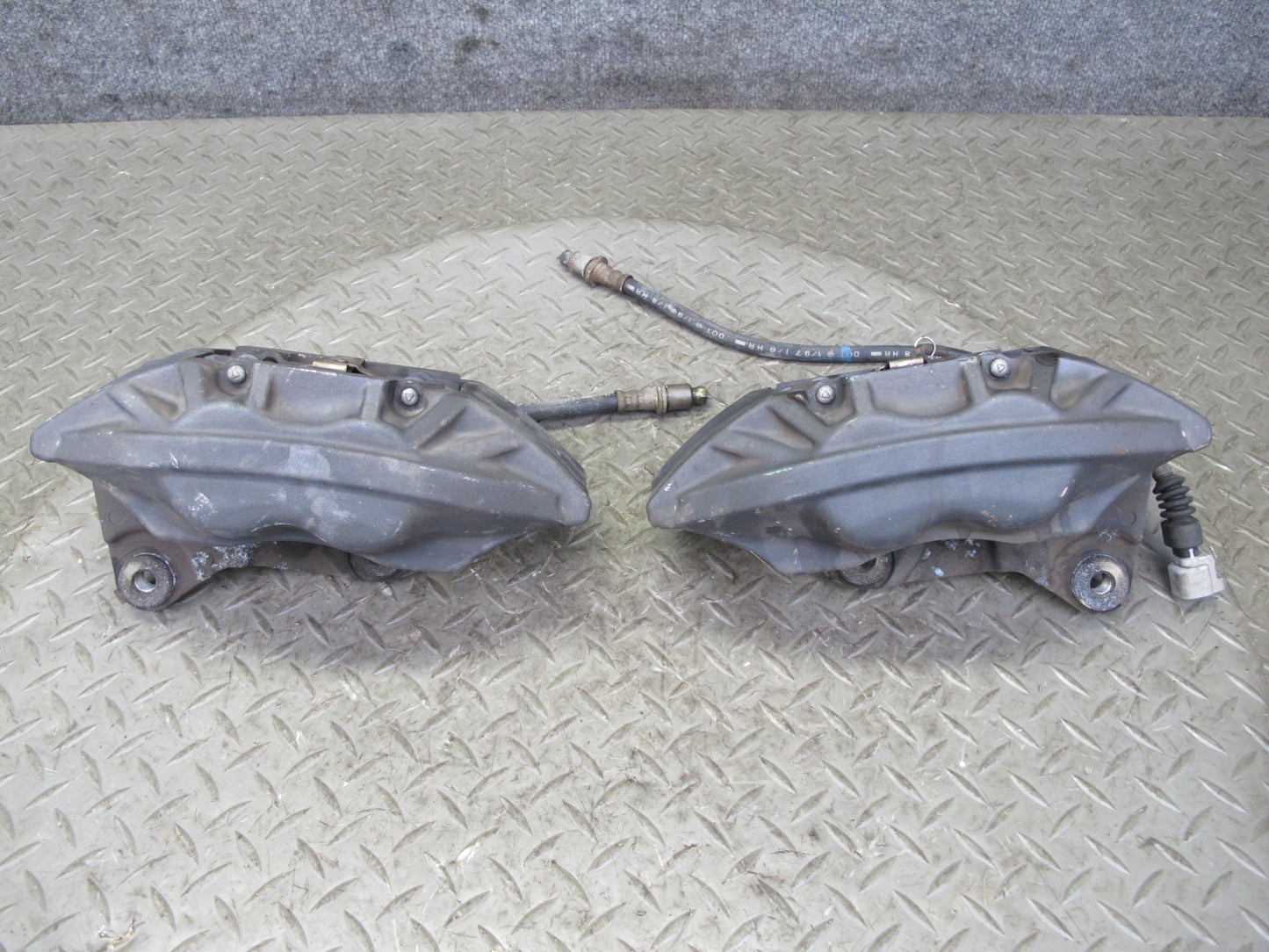 95-00 Toyota Celsior Lexus LS400 Front Left Right Brake Caliper Set Sumitomo OEM