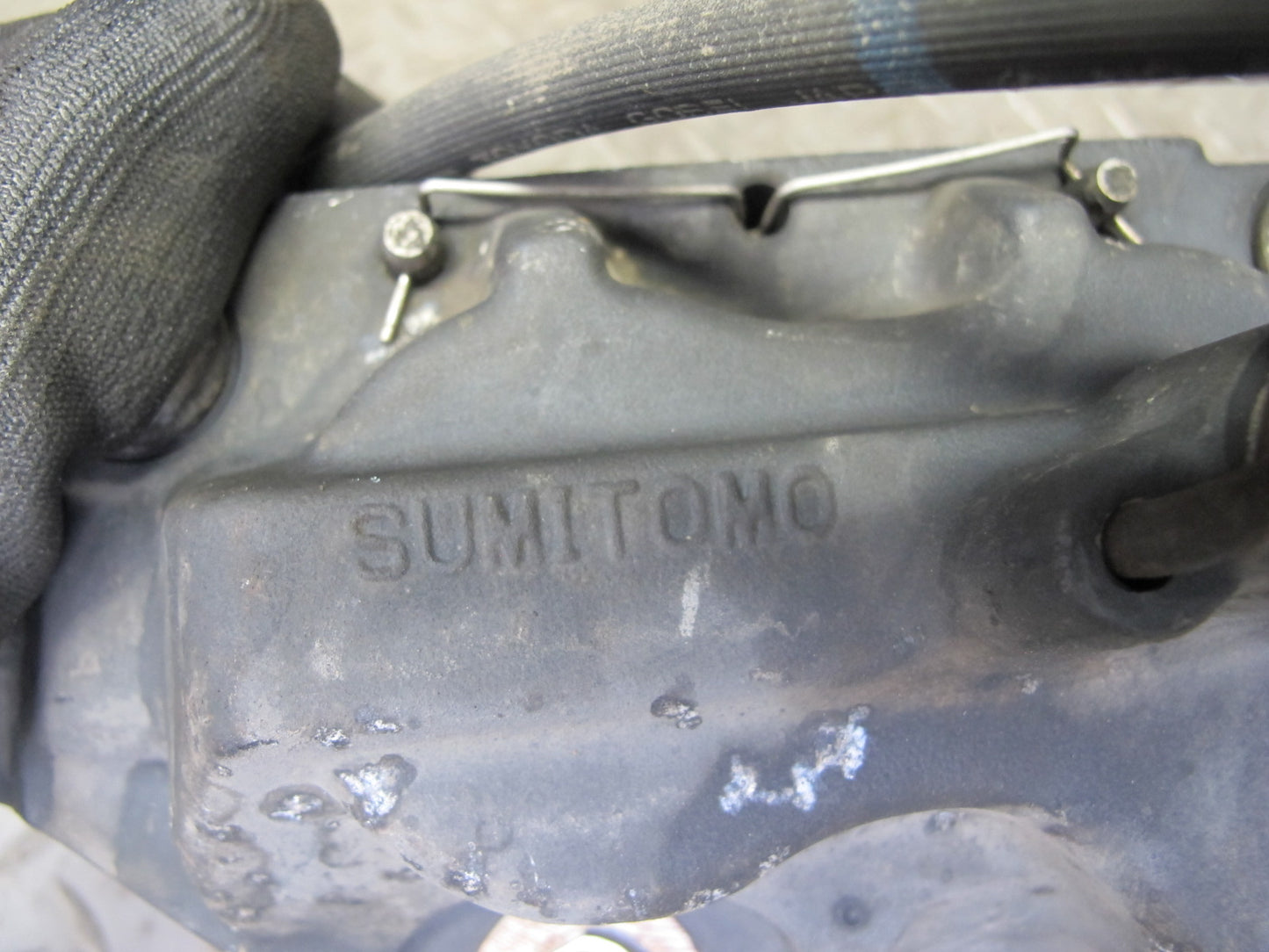 95-00 Toyota Celsior Lexus LS400 Front Left Right Brake Caliper Set Sumitomo OEM