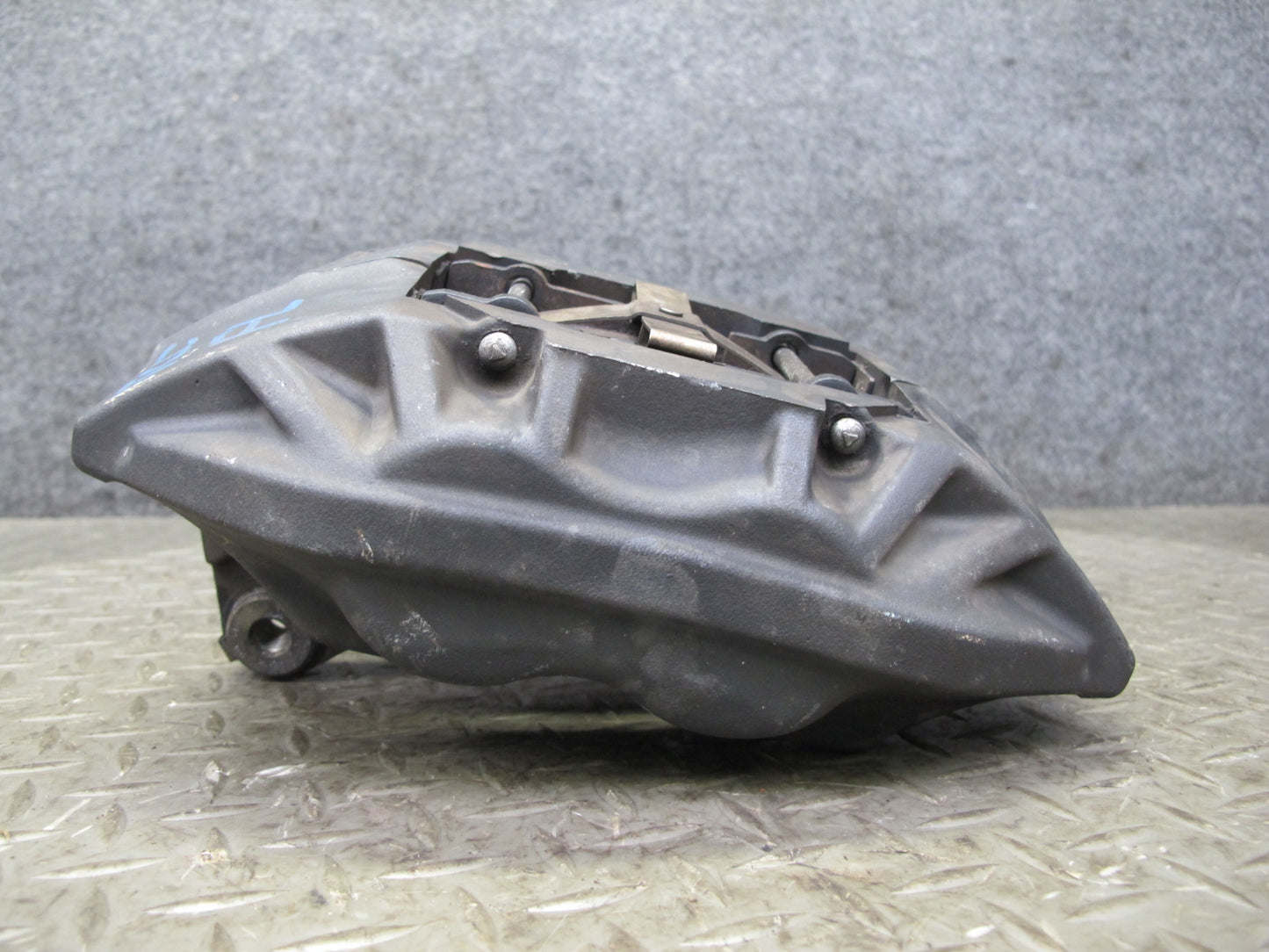 95-00 Toyota Celsior Lexus LS400 Front Left Right Brake Caliper Set Sumitomo OEM