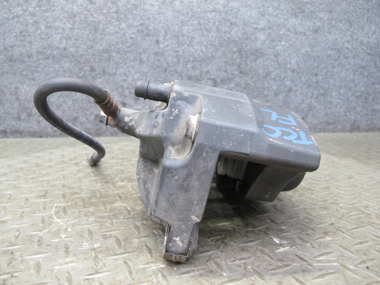 95-00 Toyota Celsior Lexus LS400 Front Left Right Brake Caliper Set Sumitomo OEM