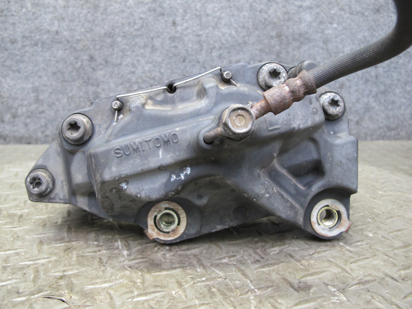 95-00 Toyota Celsior Lexus LS400 Front Left Right Brake Caliper Set Sumitomo OEM