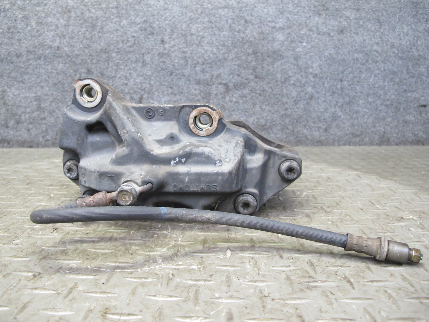 95-00 Toyota Celsior Lexus LS400 Front Left Right Brake Caliper Set Sumitomo OEM