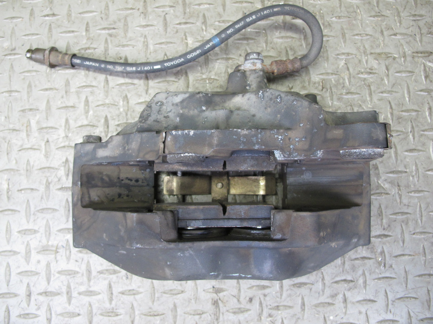 95-00 Toyota Celsior Lexus LS400 Front Left Right Brake Caliper Set Sumitomo OEM