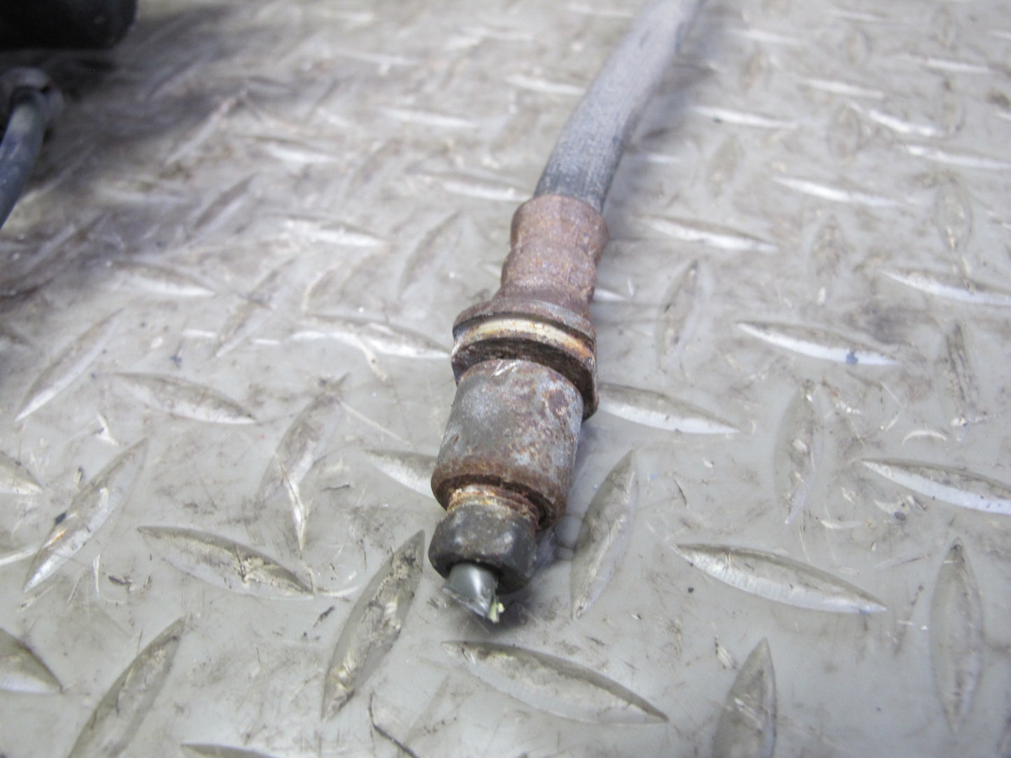 95-97 Toyota Celsior Lexus LS400 UCF20 Rear Left & Right Brake Caliper Set OEM