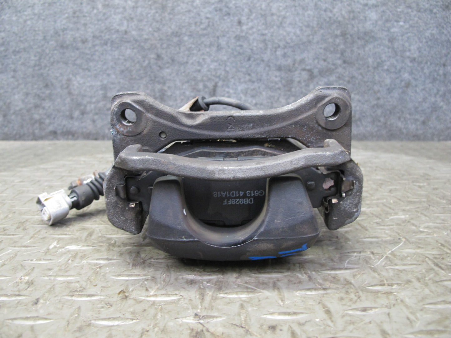 95-97 Toyota Celsior Lexus LS400 UCF20 Rear Left & Right Brake Caliper Set OEM