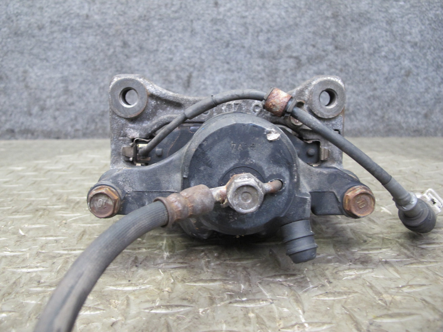 95-97 Toyota Celsior Lexus LS400 UCF20 Rear Left & Right Brake Caliper Set OEM