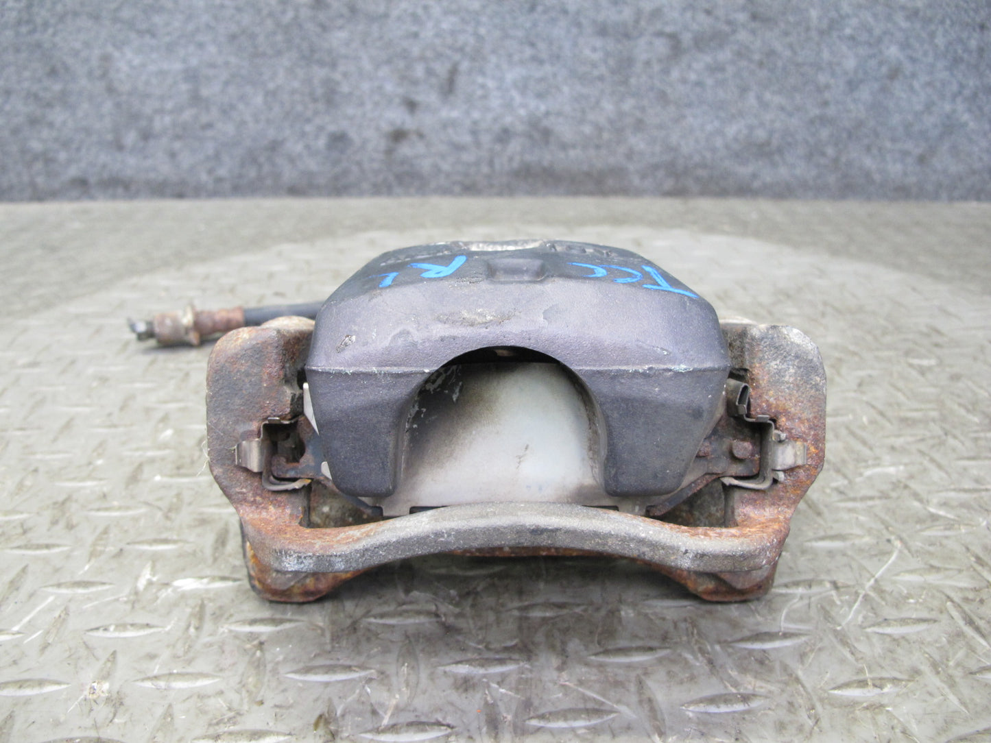 95-97 Toyota Celsior Lexus LS400 UCF20 Rear Left & Right Brake Caliper Set OEM