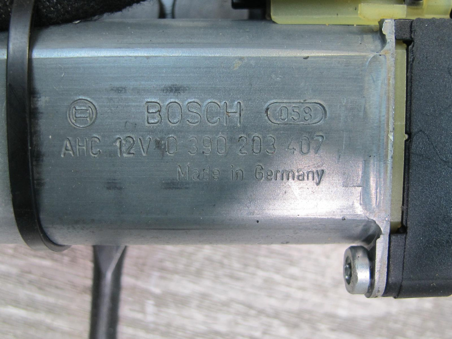 08-13 BMW E88 135i Convertible TOP Roof Lock Latch Actuator Motor Assembly OEM