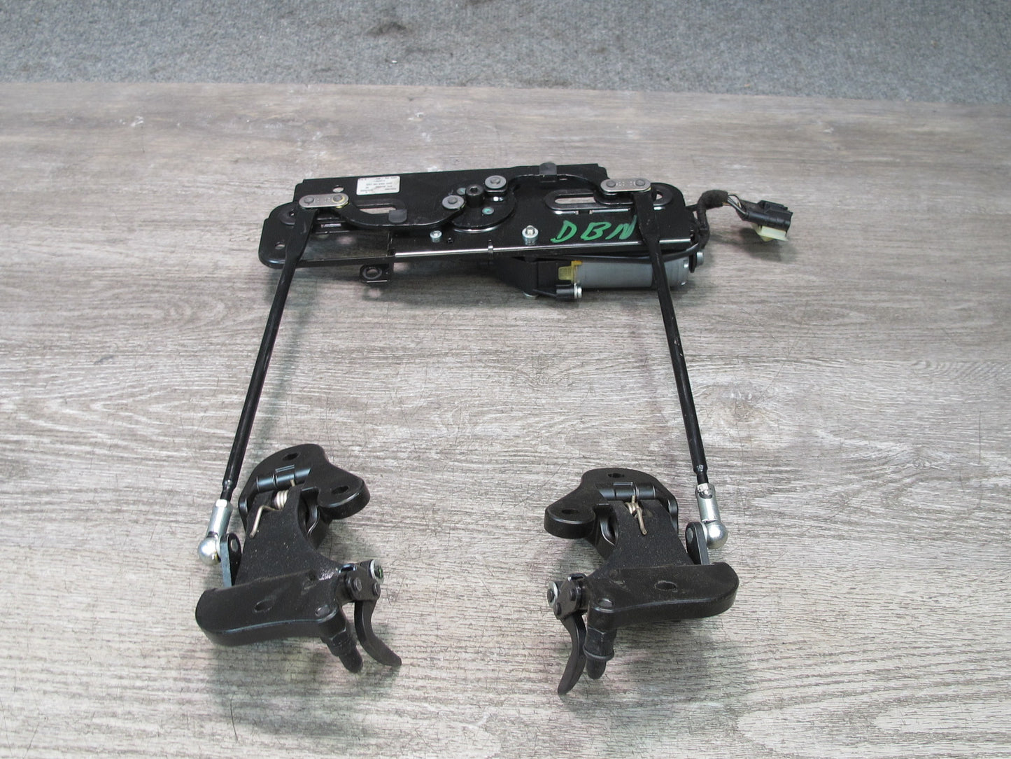 08-13 BMW E88 135i Convertible TOP Roof Lock Latch Actuator Motor Assembly OEM