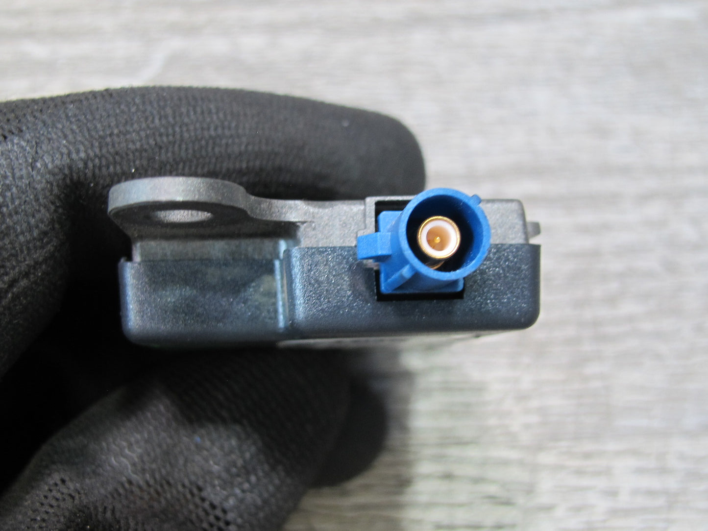 08-13 BMW E88 135I Convertible GPS Antenna Amplifier Module 9122100 OEM