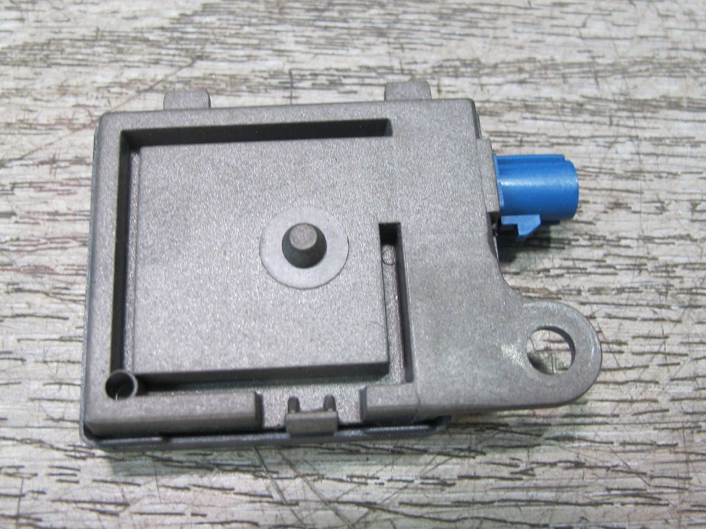 08-13 BMW E88 135I Convertible GPS Antenna Amplifier Module 9122100 OEM