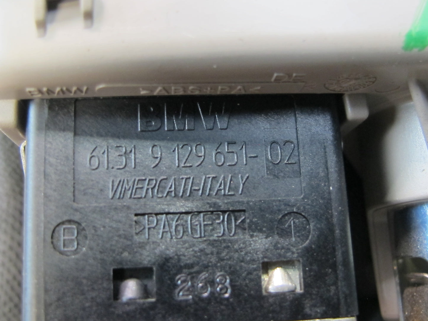 08-13 BMW E82 E88 135I Center Console USB AUX Lighter Socket w Trim Beige OEM