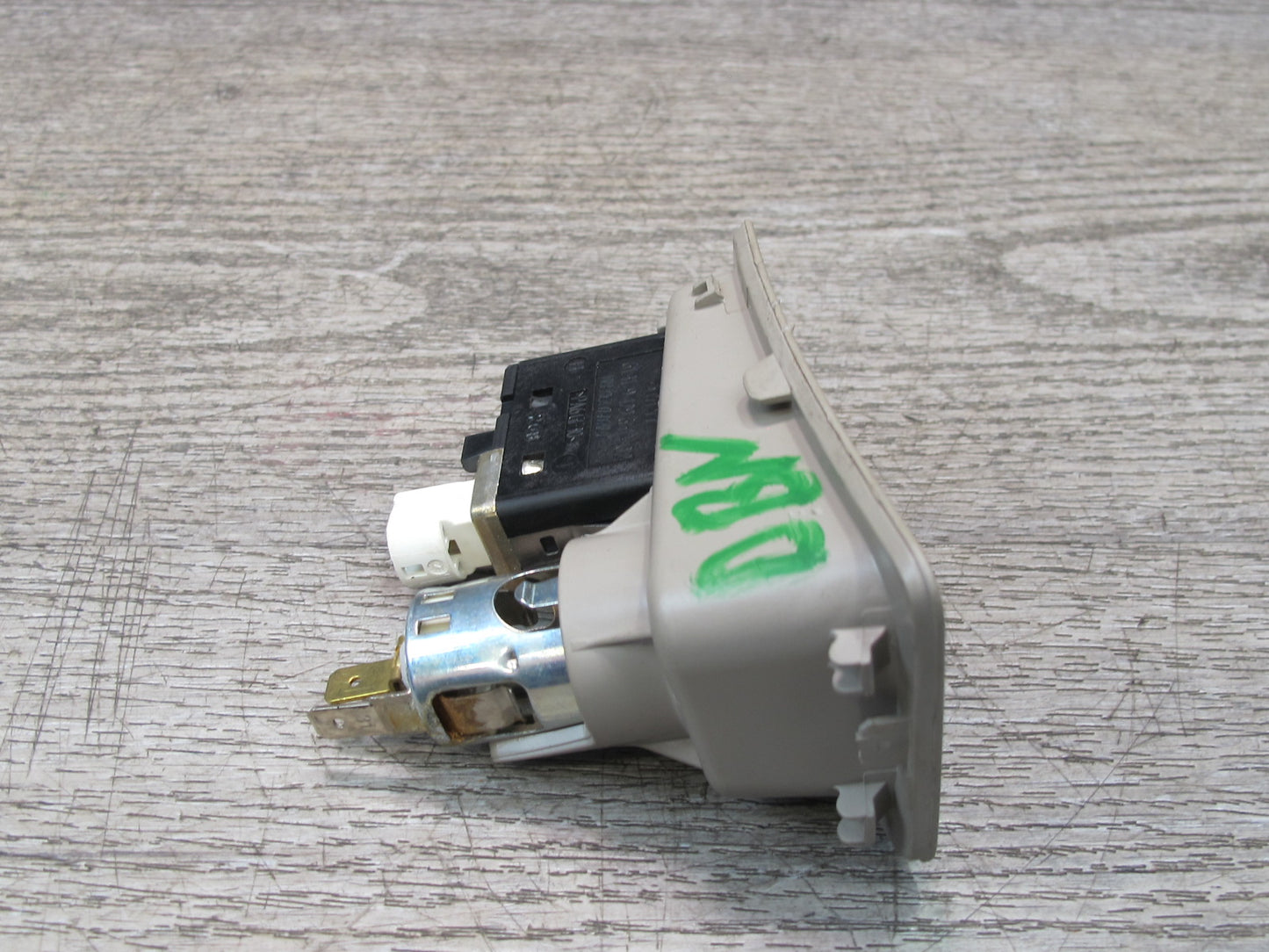 08-13 BMW E82 E88 135I Center Console USB AUX Lighter Socket w Trim Beige OEM