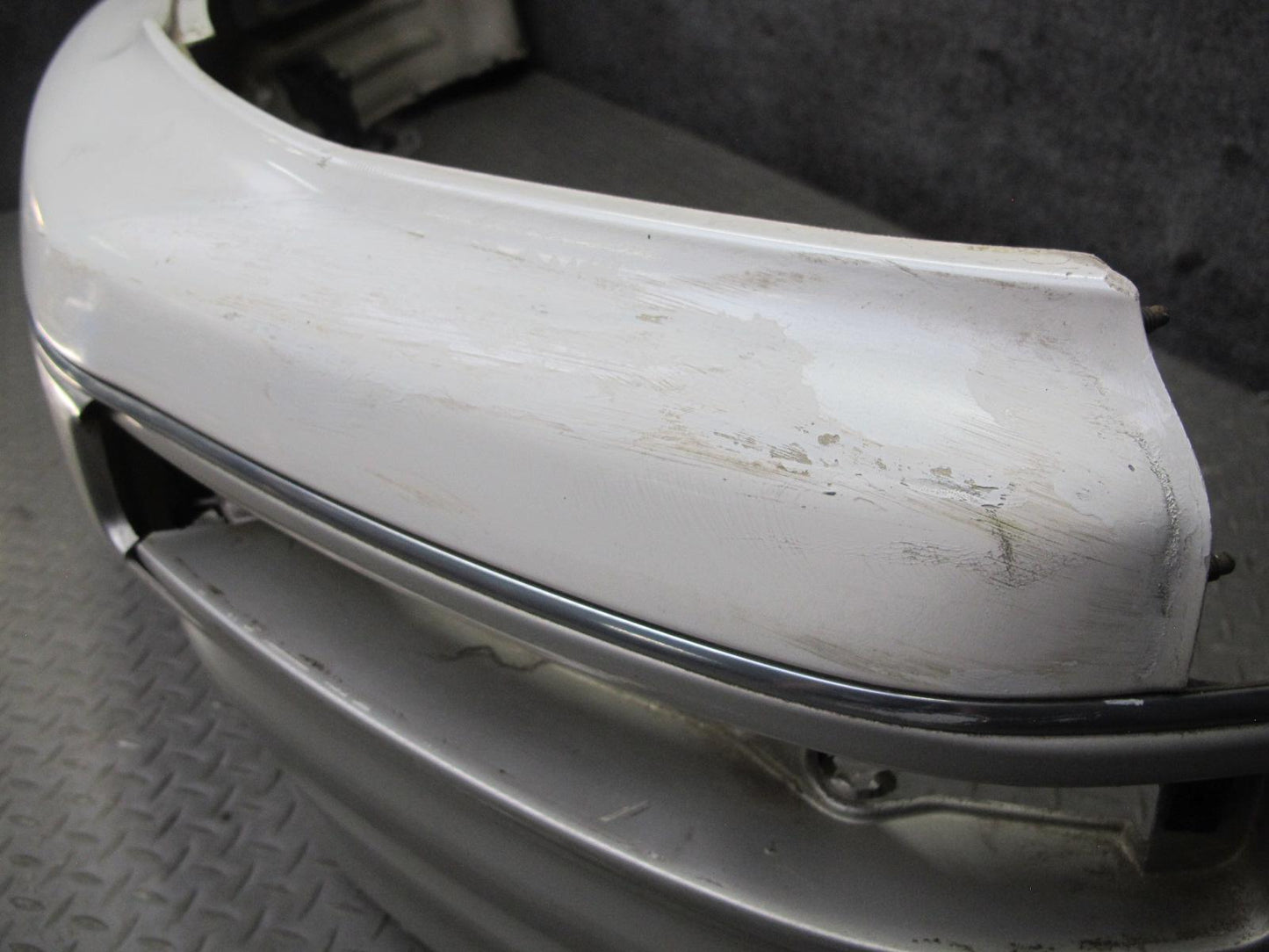 95-97 Toyota Celsior Lexus LS400 UCF20 Front Bumper Cover White Pearl OEM