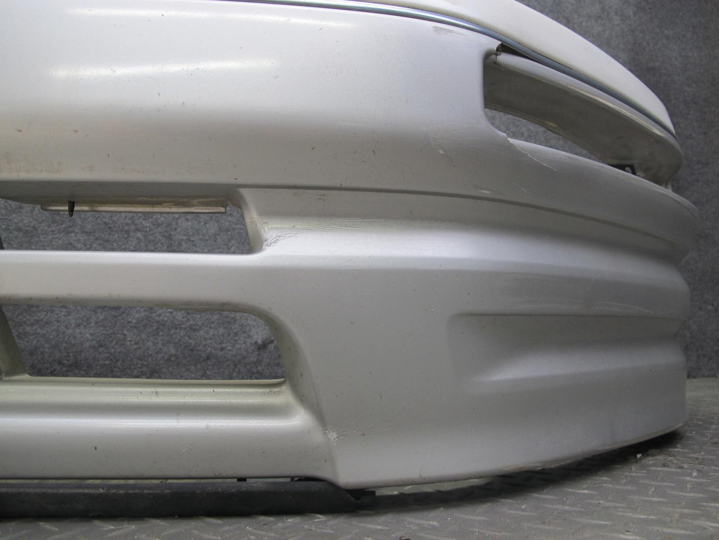 95-97 Toyota Celsior Lexus LS400 UCF20 Front Bumper Cover White Pearl OEM