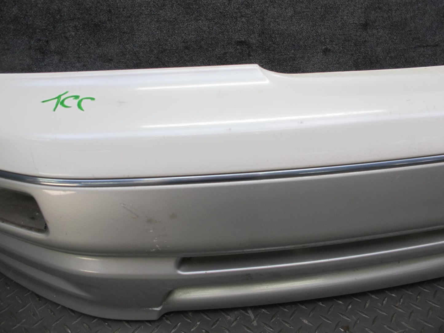 95-97 Toyota Celsior Lexus LS400 UCF20 Front Bumper Cover White Pearl OEM