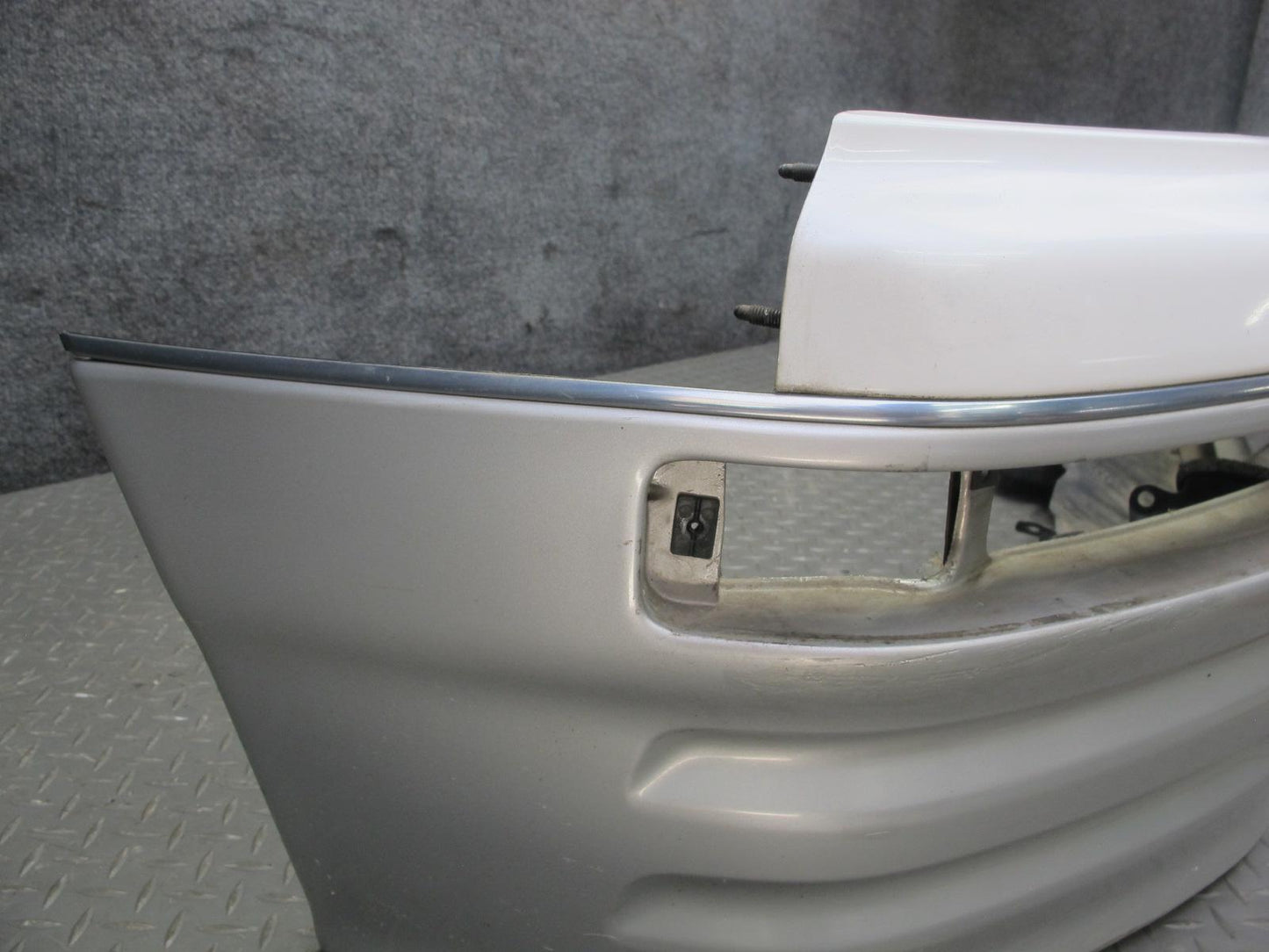 95-97 Toyota Celsior Lexus LS400 UCF20 Front Bumper Cover White Pearl OEM