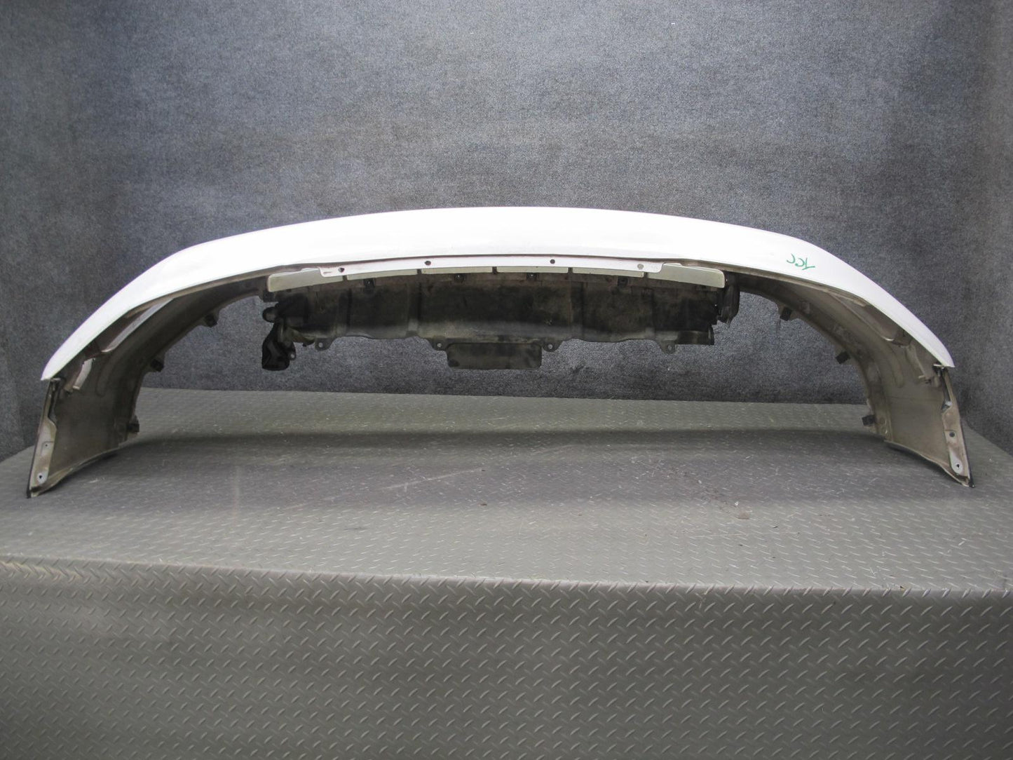 95-97 Toyota Celsior Lexus LS400 UCF20 Front Bumper Cover White Pearl OEM