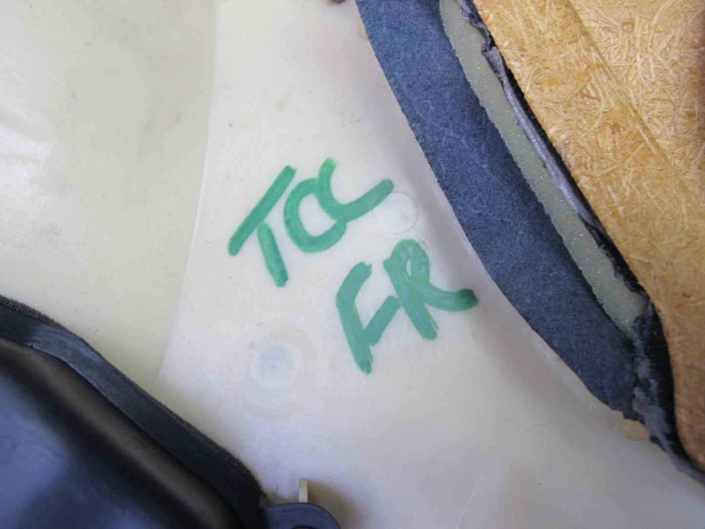 95-97 Toyota Celsior UCF20 RHD Front Door Interior Trim Panel Set Black OEM