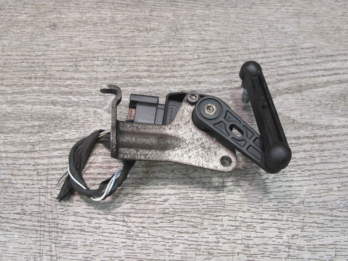 2012-2018 BMW F12 F13 F06 M6 Rear Suspension Height Level Sensor