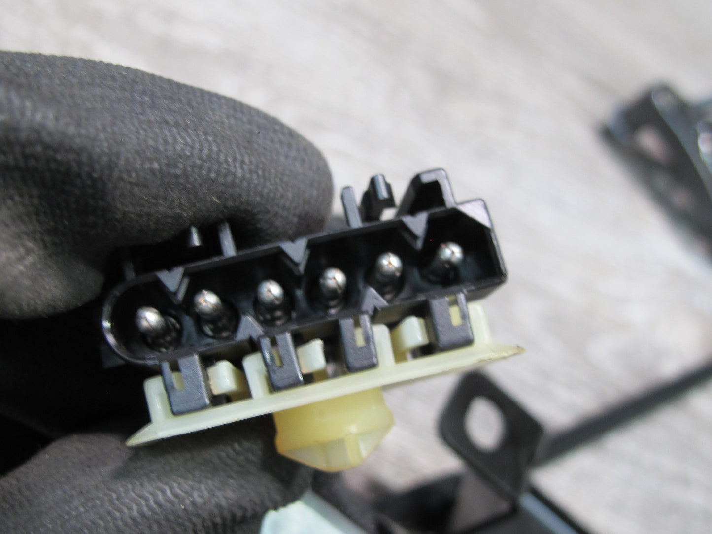 2012-2018 BMW F12 M6 Convertible Roof TOP Front Motor Latch Lock Assembly